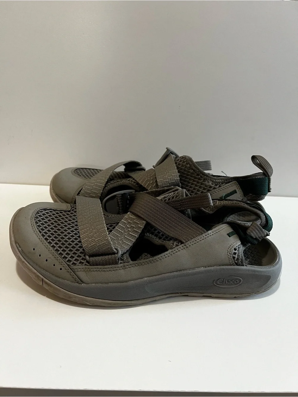 Chaco Odyssey Mens Gray Closed Toe Hiking Water Sport Outdoor Sandals